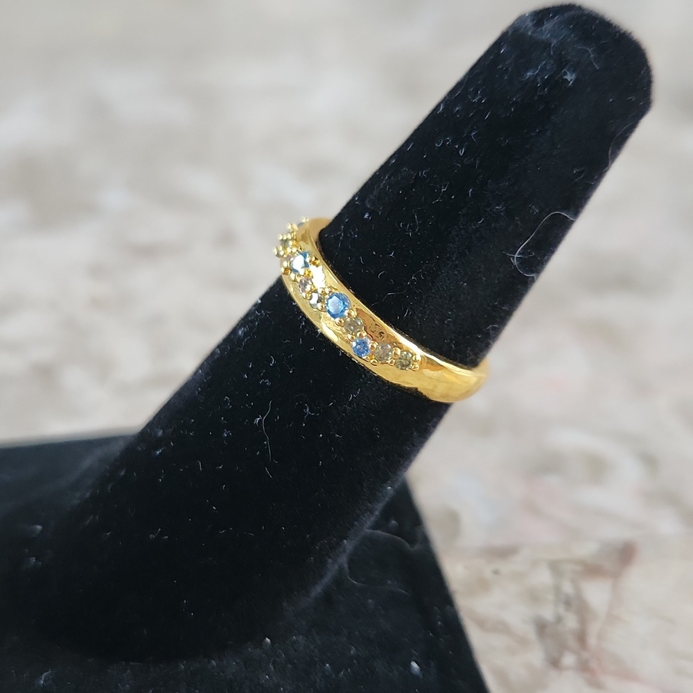 NEW Ring, Size 6